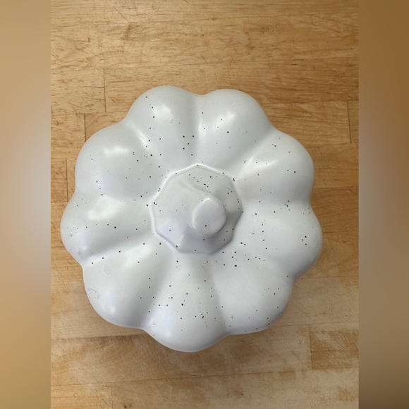 NWOT Cute Stoneware Pumpkin Crock! - Picture 3 of 9